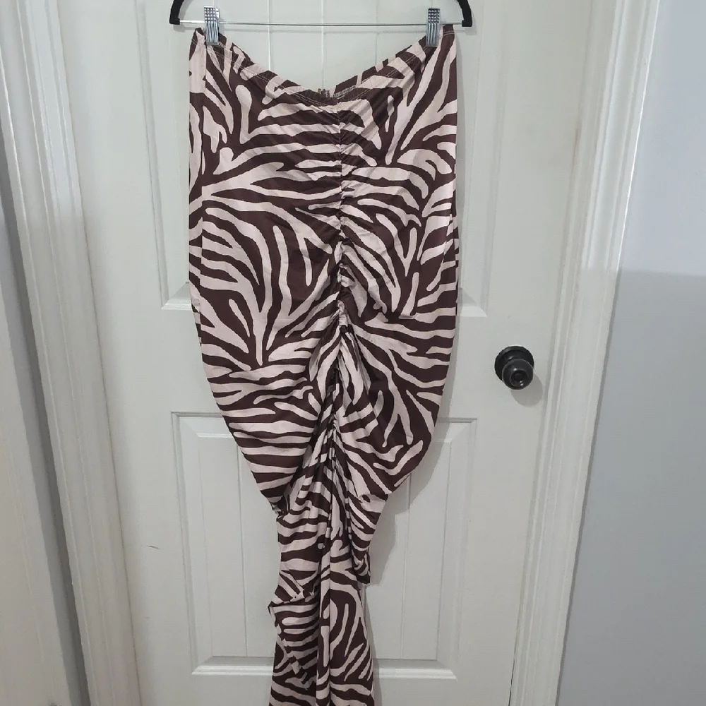 SHEIN Strapless Zebra-Print Maxi Dress in Brown & Cream - Picture 5 of 6